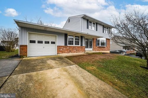 2834 Oakland Dr, Wilmington, DE 19808-2421