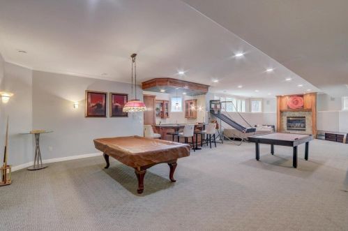 917 Evergreen Cir, Chenequa WI  53029-8636 exterior