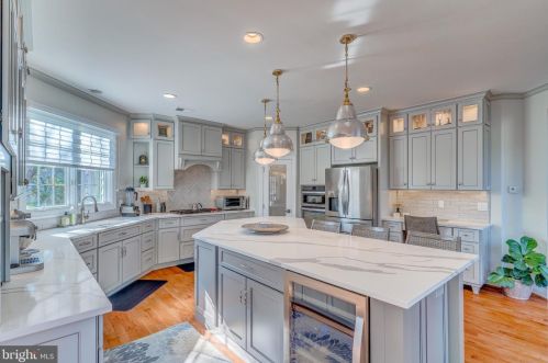 18292 St Georges Ct, Leesburg VA  20176-7421 exterior