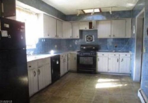 105 Brinkerhoff St, Ridgefield Park, NJ 07660-1905