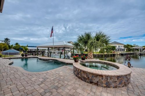 2159 Macadamia Ln, Saint James City FL  33956-2034 exterior