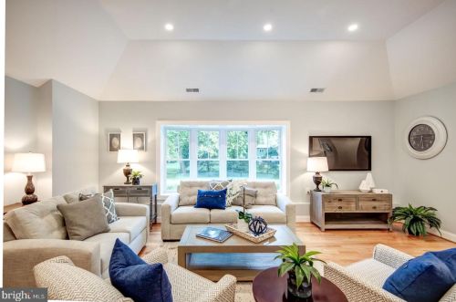 817 Bryn Mawr Ave, Newtown Square PA  19073-4333 exterior