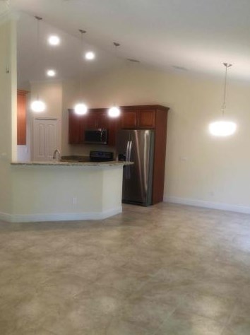 2432 Waikiki St, Fort Pierce, FL 34953-2569