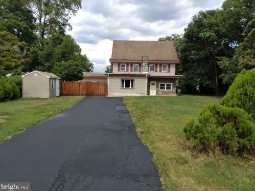 9 Maple Ave, Newfield, NJ 08344-4503