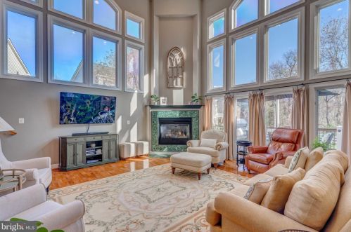 18292 St Georges Ct, Leesburg VA  20176-7421 exterior