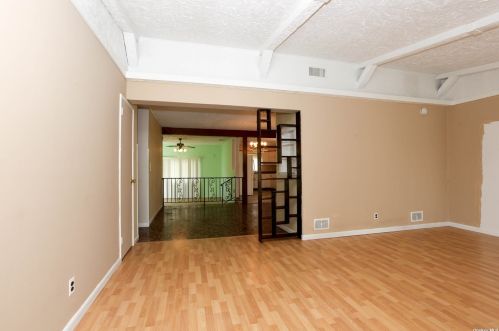 472 Piping Rock Rd, Seaford NY  11783-1038 exterior