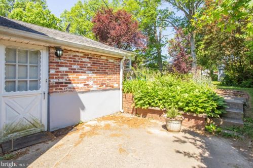 913 Catherine Ave, Woodlyn PA  19094-1002 exterior