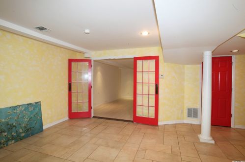 4 Sabrina Ct, Huntington Station NY  11746-4225 exterior