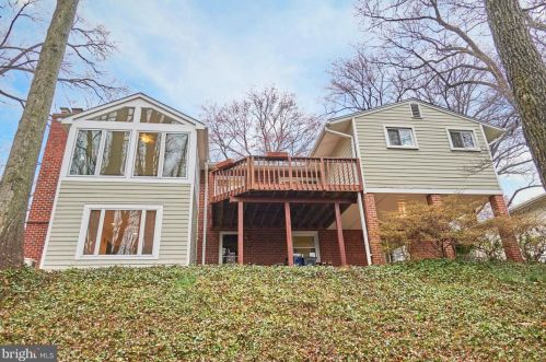 7317 Pinewood St, Falls Church VA  22046-2725 exterior