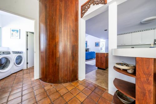 2163 Old Kings Hwy, Wellfleet MA 02667-7823 exterior