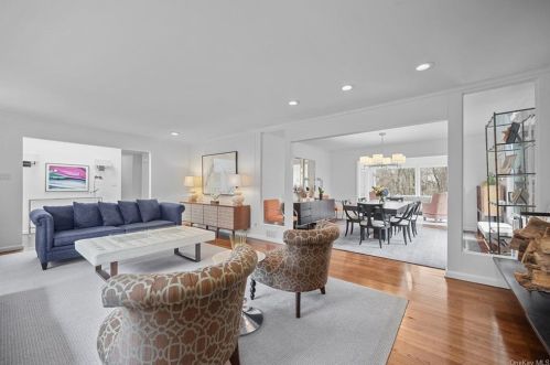 180 Hillair Cir, White Plains NY  10605-4506 exterior