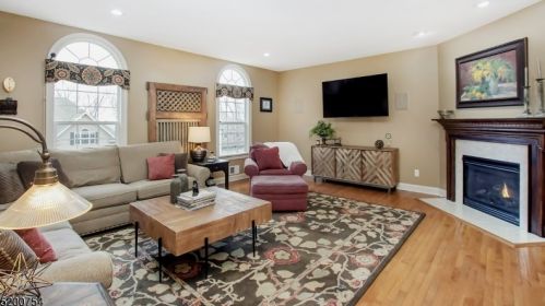 11 Cedar Ct, Hackettstown NJ  07840-2850 exterior