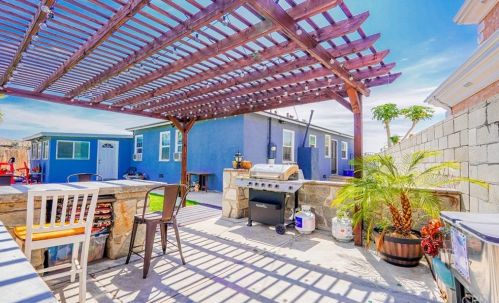 5132 Gardenia Ave, Long Beach CA  90807-1116 exterior