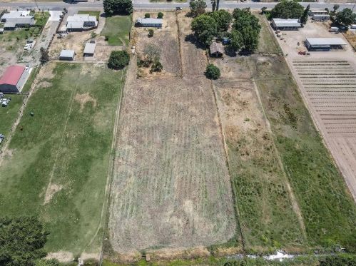 633 Greenway Ave, Turlock CA  95380-6424 exterior