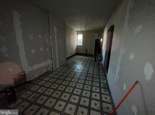 215 Perry St, Trenton NJ  08618-3925 exterior