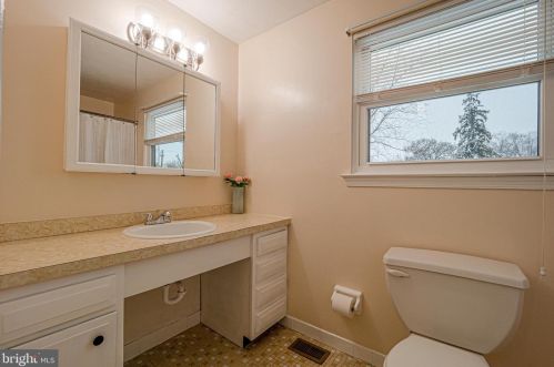 4 Orch Ct, Limerick PA 19468-2902 exterior