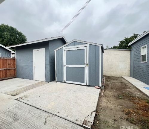 2436 Adriatic Ave, Long Beach CA 90810-3313 exterior