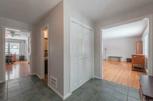 56 Great Ring Rd, Sandy Hook CT 06482-1605 exterior