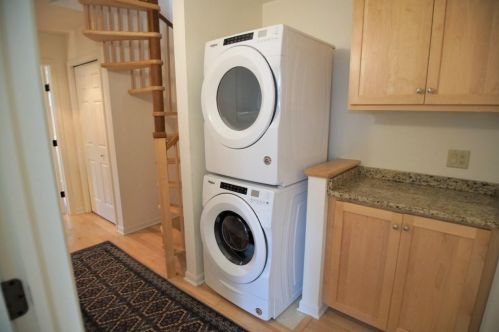 2810 Marshall Ct, Madison WI 53705-2258 exterior