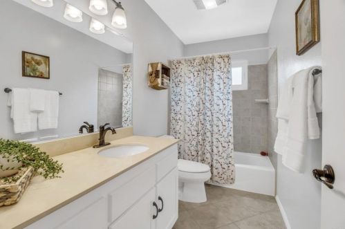 7611 Golfcrest Dr, San Diego CA 92119-1228 exterior