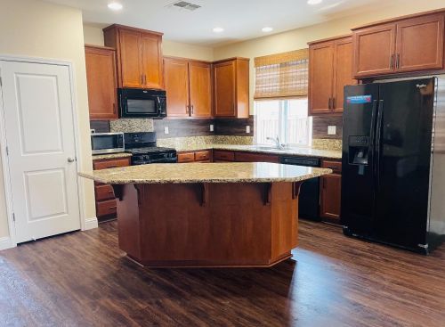 1463 Orgullo Ln, Manteca, CA 95337-8760