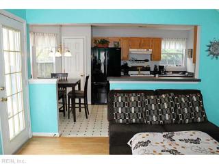 843 Chapin Wood Dr, Newport News VA  23608-4005 exterior
