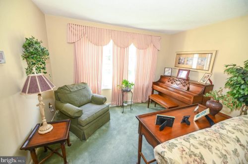 17 Briarwood Rd, Shrewsbury PA  17361-1801 exterior