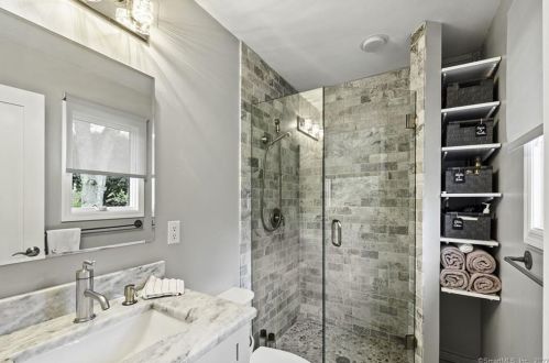 8 Abbott Ave, Ridgefield CT  06877-4407 exterior