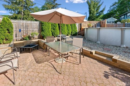 291 Park Dr, Woodbridge NJ  07095-0020 exterior