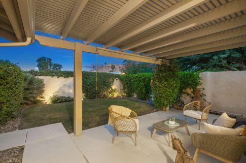 51915 Avenida Alvarado, La Quinta CA  92253-3190 exterior
