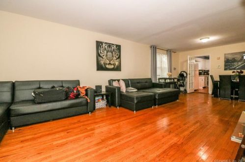 228 Lincoln Ave, Bridgeport, CT 06606-5237