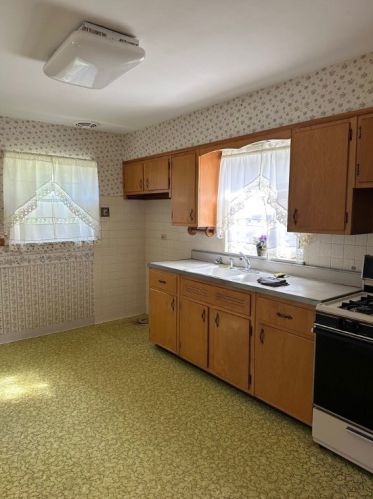 366 Dutch Ln, Hermitage PA  16148-2738 exterior