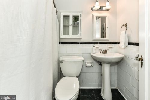 4007 Connecticut Ave, Washington DC  20008-1139 exterior