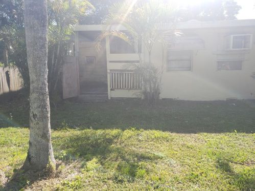 408 38th St, Fort Pierce, FL 34947-2596