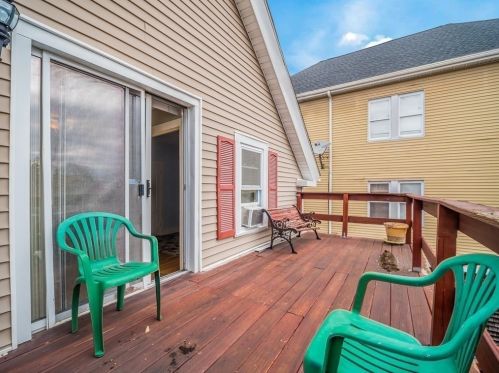 122 Clark St, New Bedford MA 02740-7023 exterior