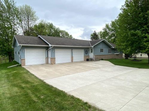 800 State St, Eden Valley, MN 55329-1022