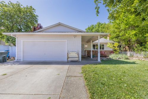 1215 Woodvale Dr, Liberty Farms, CA 95620-2654