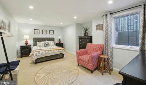 610 Poplar Dr, Falls Church VA  22046-2838 exterior