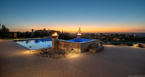 8411 Run Of The Knolls Ct, San Diego CA  92127 exterior