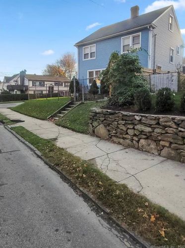 329 Amsterdam Ave, Bridgeport CT  06606-4139 exterior