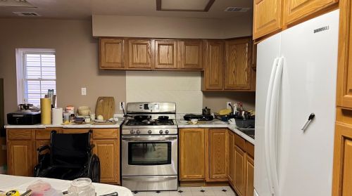 221 Oakland Ave, Hermitage, PA 16148-4075