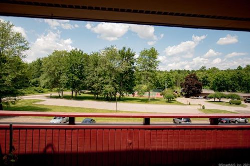 17 Stony Brook Dr, Glastonbury CT  06033-1662 exterior