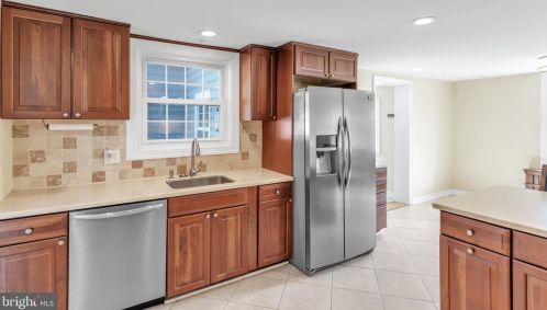 501 Delaware Ave, Lansdale PA 19446-3419 exterior