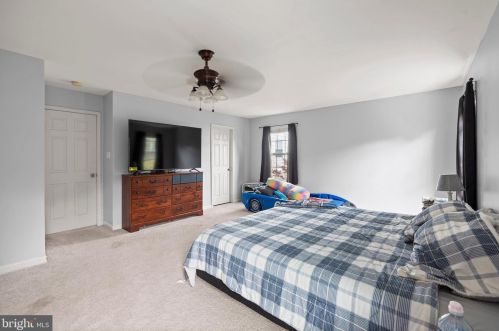 18823 Pier Trail Dr, Triangle VA  22172-2347 exterior