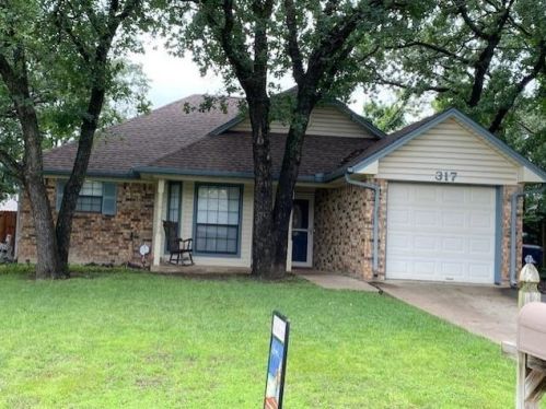 317 Joshua St, Denton, TX 76209-4871