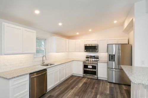 111 9th Ave, Holtsville, NY 11742-2336