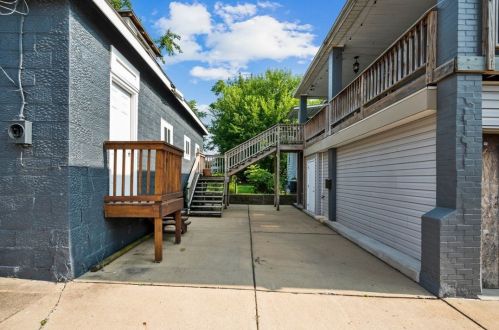 1024 Duss Ave, Ambridge, PA 15003-2046