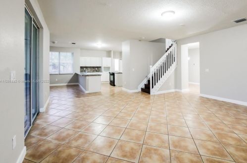 3824 168th Ter, Hollywood, FL 33027-4648