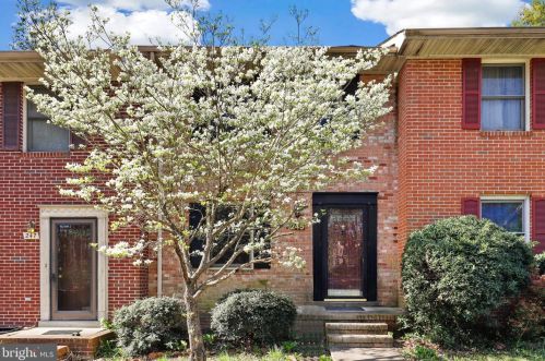 245 Farrell Ln, Fredericksburg, VA 22401-4039