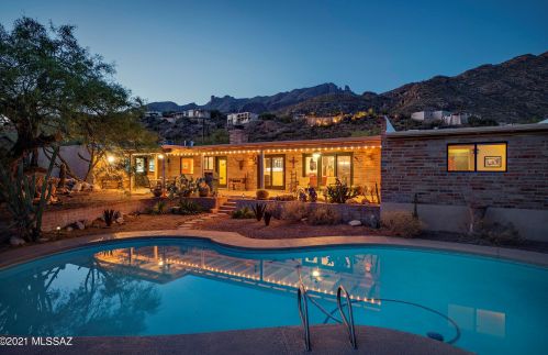 4230 Coronado Dr, Tucson, AZ 85718-1525